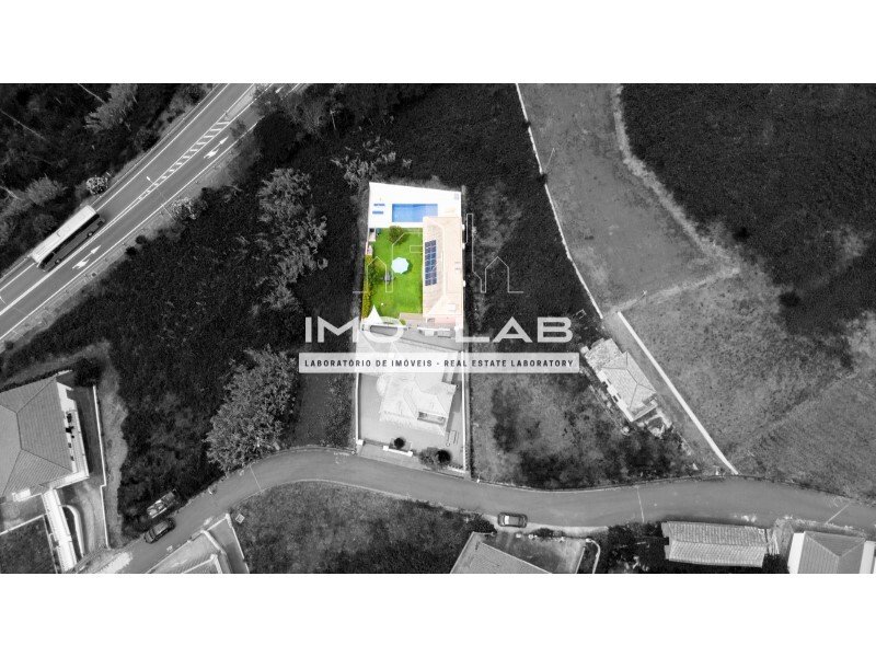 2 Houses 5 Bedrooms Sale Calheta (Madeira) In Prazeres, Madeira