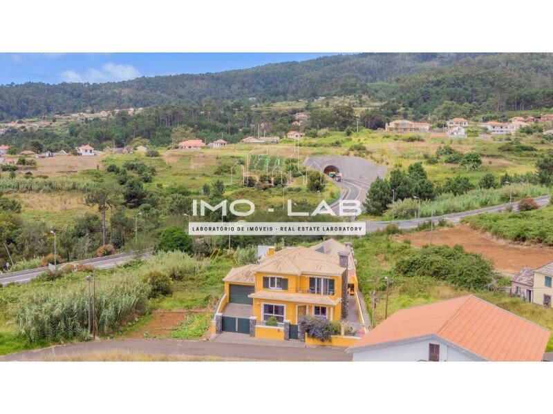 2 Houses 5 Bedrooms Sale Calheta (Madeira) In Prazeres, Madeira