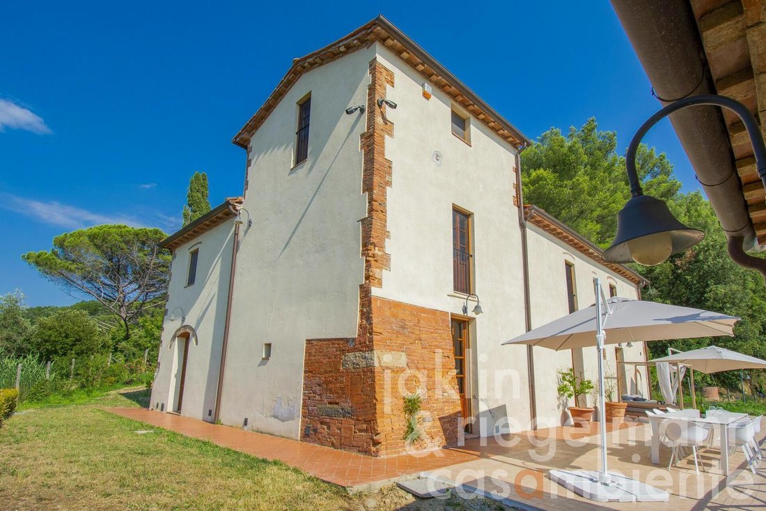 House in Volterra, Tuscany, Italy 2 - 13151667