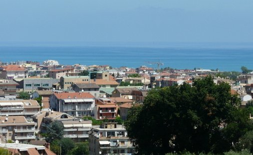 Villa in Paese Alto-Ponterotto, San Benedetto del Tronto, Marche 1