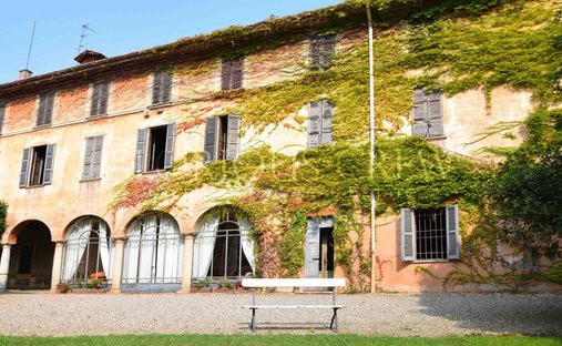 Villa a Tradate, Lombardia, Italia 1