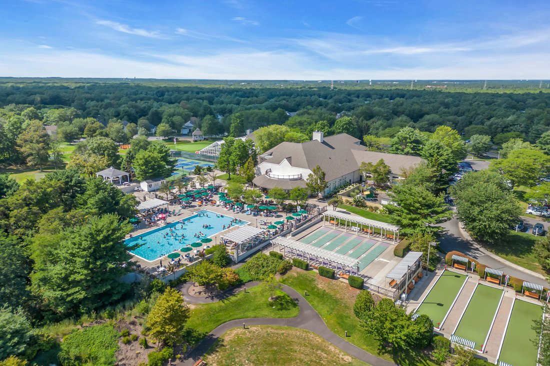Four Seasons In Lakewood Township, New Jersey, United States For Sale