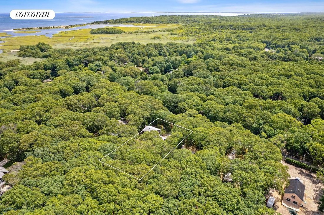 12 Deep Six Drive, East Hampton, Ny In East Hampton, New York, United