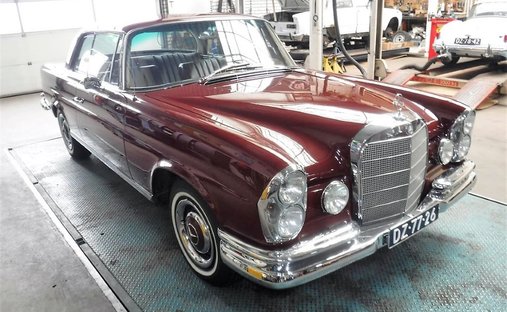 1967 Mercedes-Benz 250 rwd in De lier, Netherlands 1