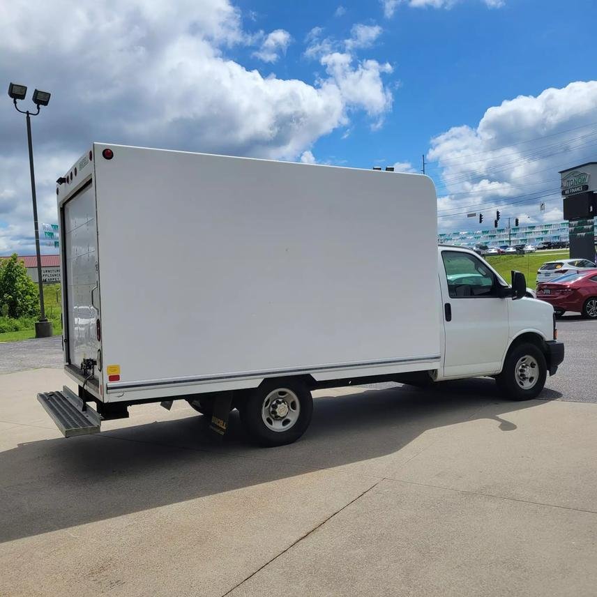 2017 Chevrolet Express In Jasper, Indiana, United States For Sale (12988553)