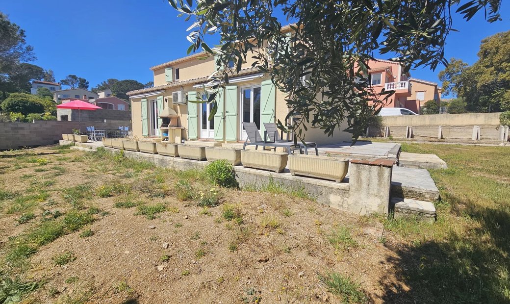 Fréjus House In Fréjus, Provence Alpes Côte D'azur, France For Sale
