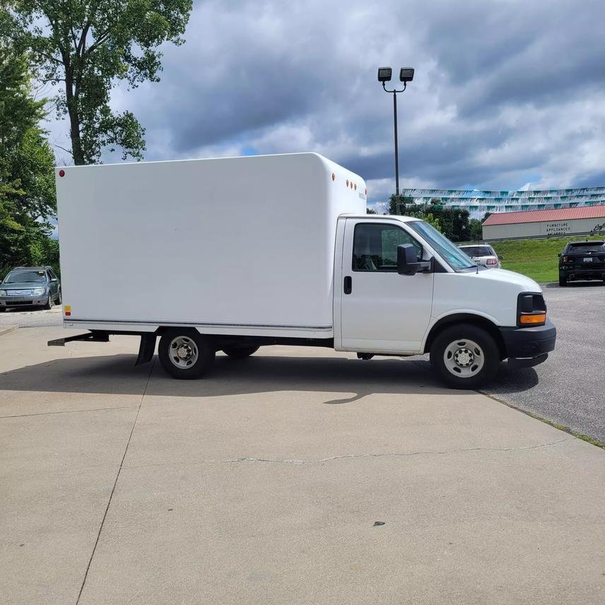 2017 Chevrolet Express In Jasper, Indiana, United States For Sale (12988553)