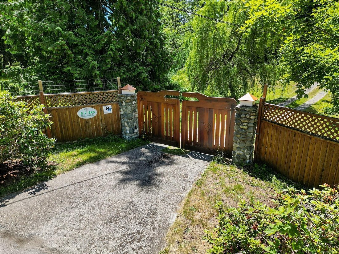 4740 Beaverdale Rd In Victoria, Canada For Sale (13062790)