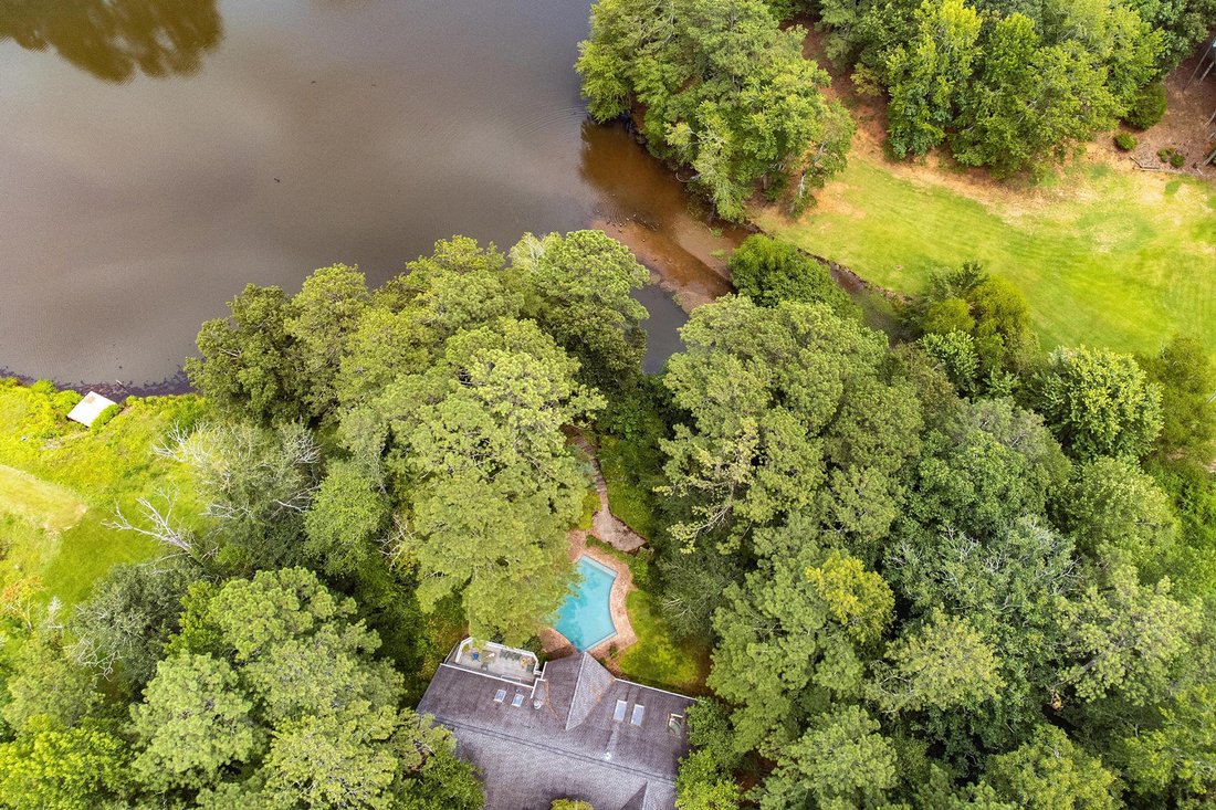 Stunning Lakefront Acreage In Roswell, United States For Sale