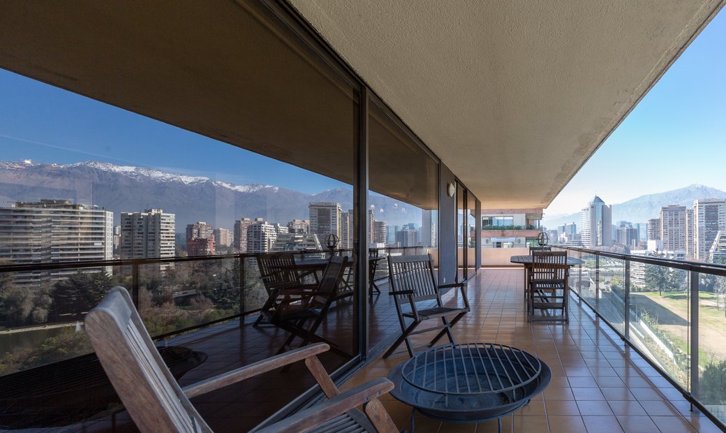 Spacious And Classic Apartment In Vitacura, Santiago Metropolitan
