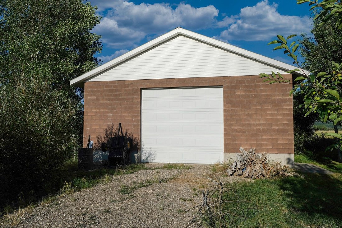 9851 South 2000 West In Victor, Idaho, United States For Sale (13163809)