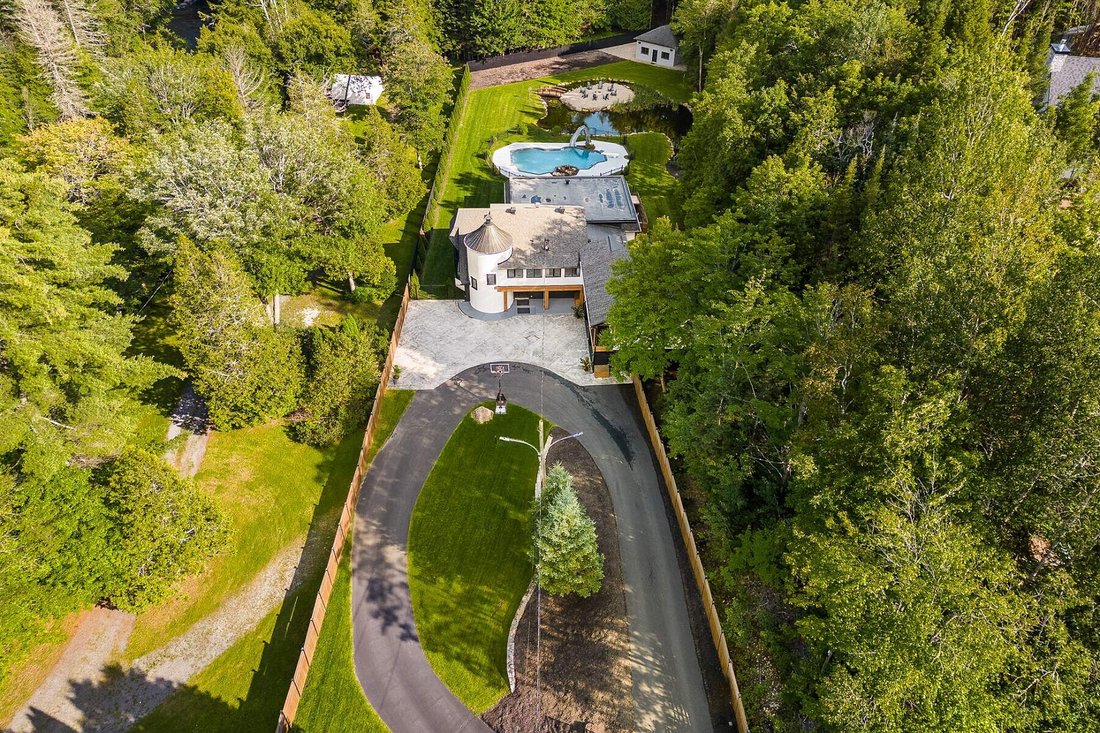 Sainte Adèle, Laurentides In Sainte Adèle, Quebec, Canada For Sale