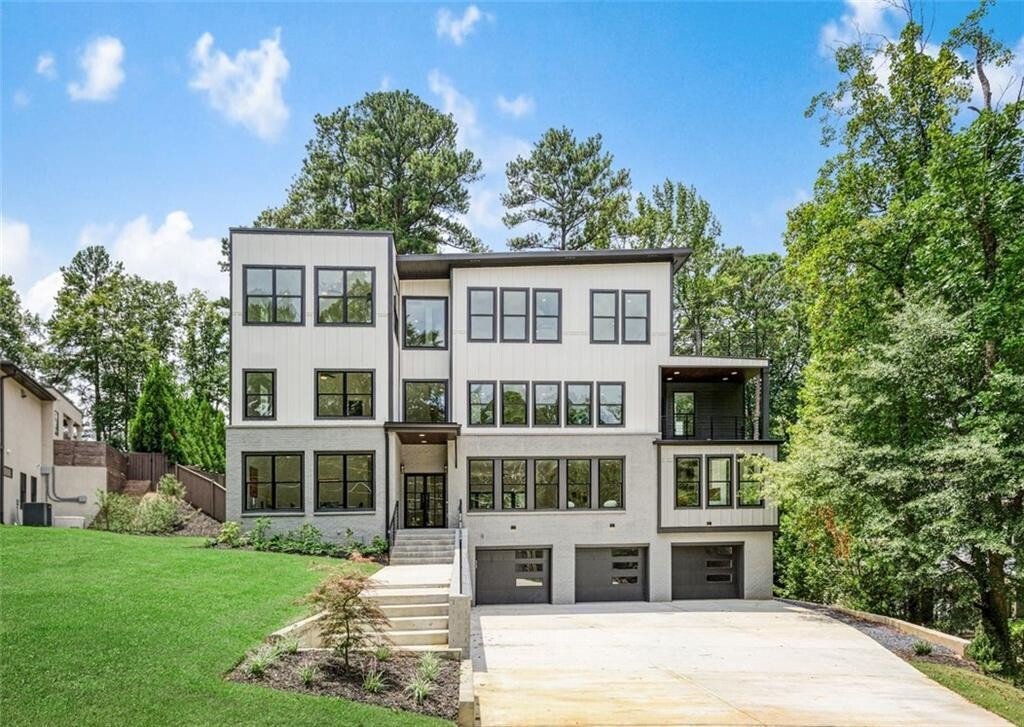 Single-Family in Brookhaven, Georgia