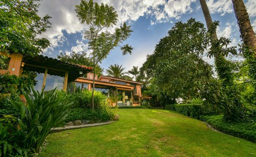 Luxury houses with terrace for sale in Monraz, Guadalajara, Jalisco