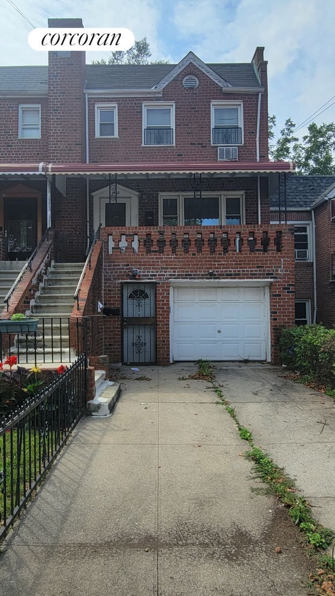 1402 East 53rd Street, Brooklyn, Ny 11234 In New York, New York, Stati