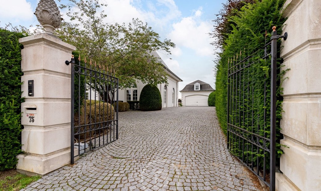 Residential Villa In Dilbeek, Belgium For Sale (13164757)