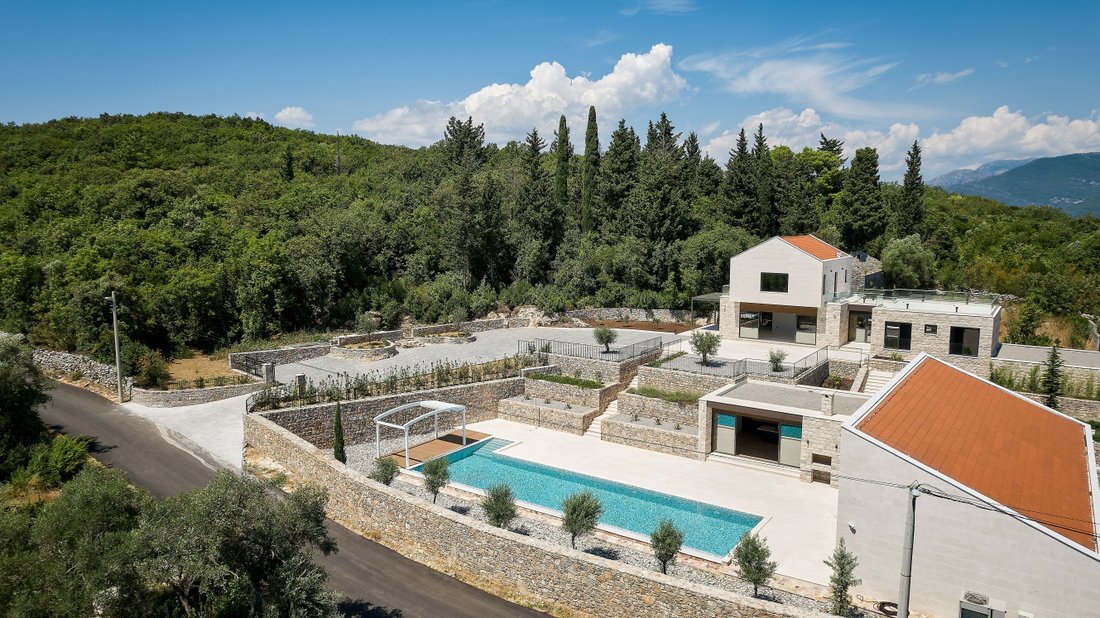Villa in Đuraševići, Tivat Municipality, Montenegro 1 - 13173240