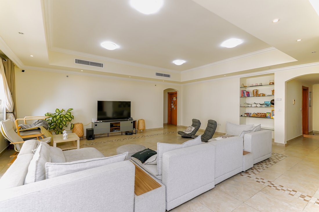 Spacious 3 Bhk + Maid's Flat With Marina View In Doha, Doha, Qatar For