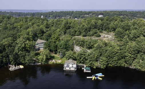 House in Gravenhurst, Ontario, Canada 1