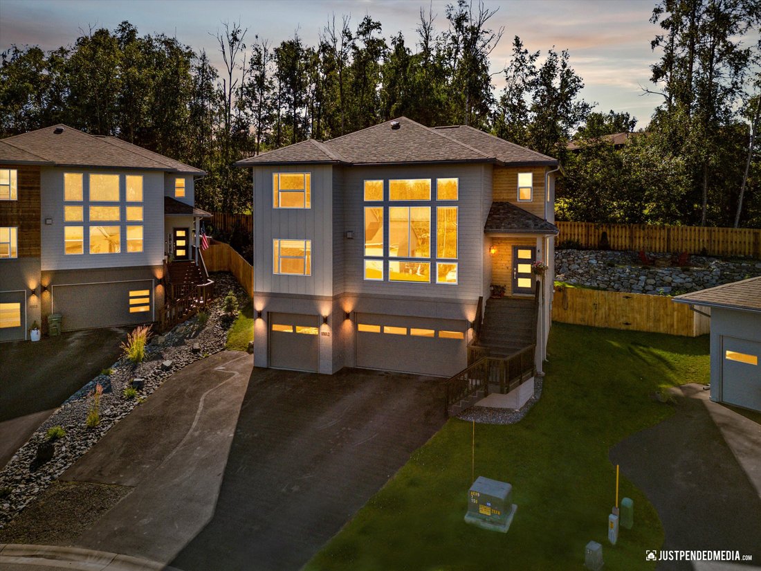 House in Anchorage, Alaska, United States 1 - 13167011