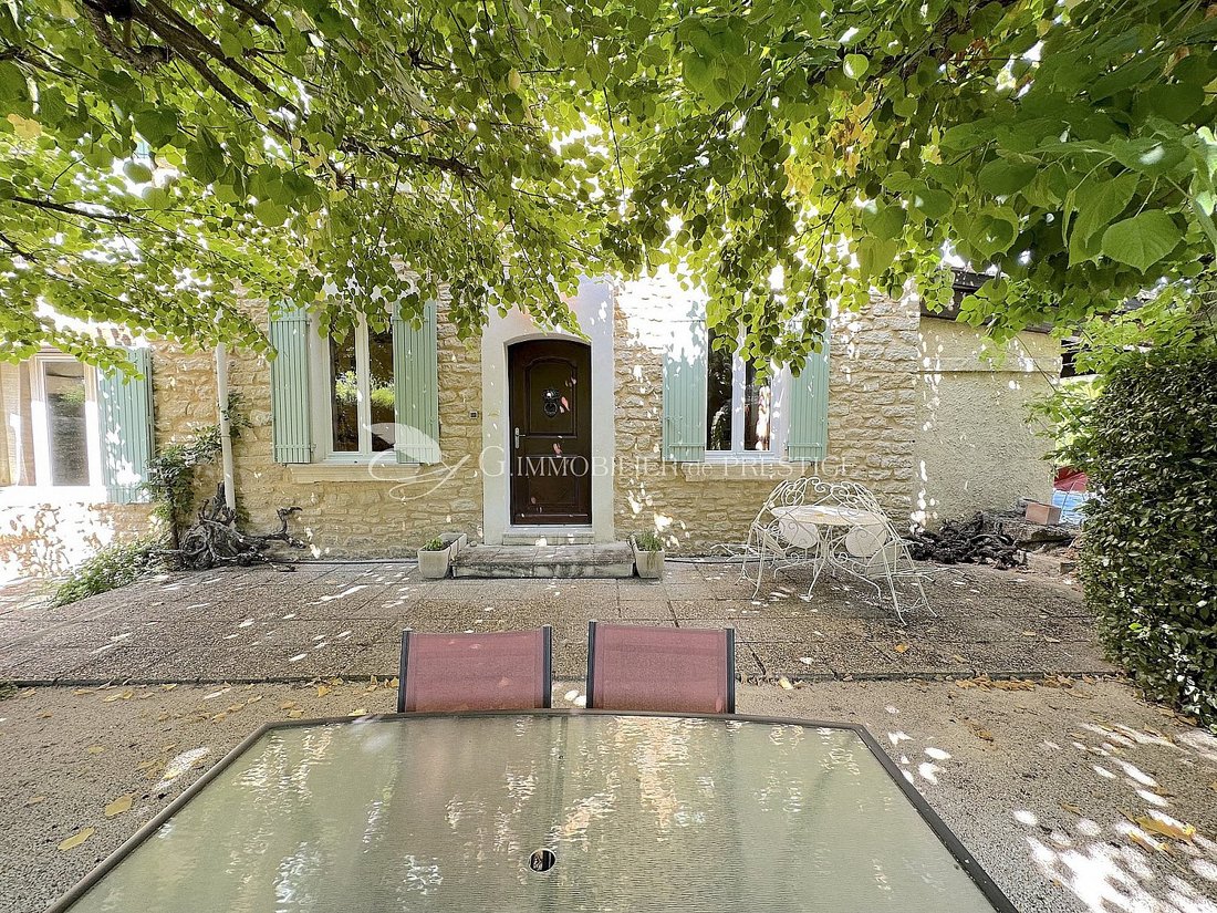 Provençal Stone Haven: A Six-Bedroom Sanctuary Beneath Mont Ventoux’s Gaze