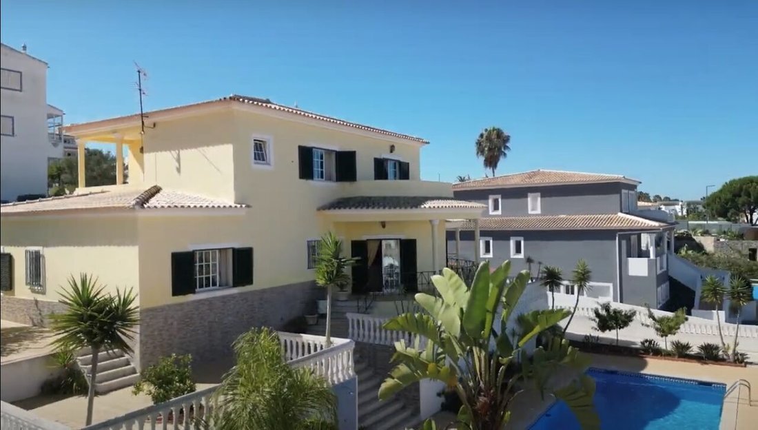 This Spectacular 4 Bedroom Villa Is A Real Gem In Ferragudo, Algarve
