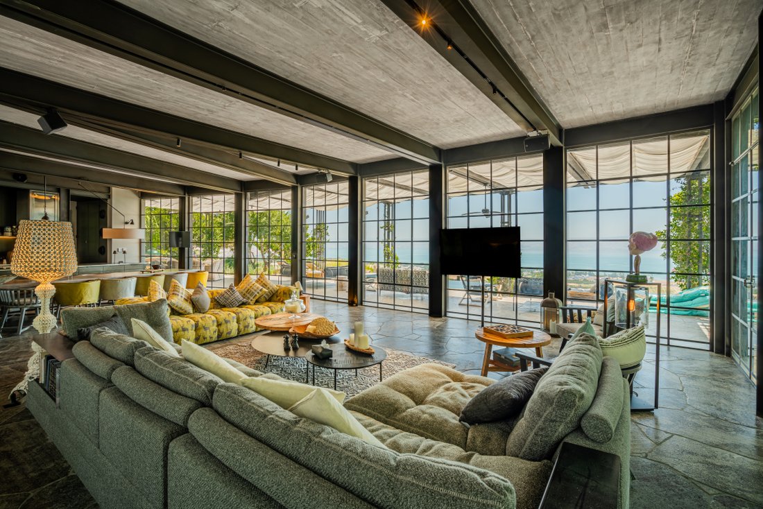 Tuscan Style Villa With A Pool By The Sea In Tiberias, North District