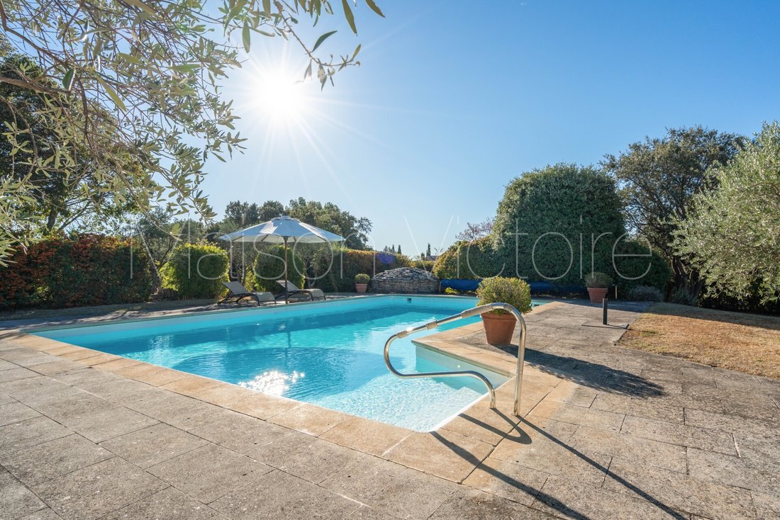 Spacious In Cabrières D'avignon, Provence Alpes Côte D'azur, France For