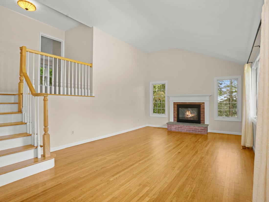 84 Skyview Drive In Stamford, Connecticut, United States For Sale