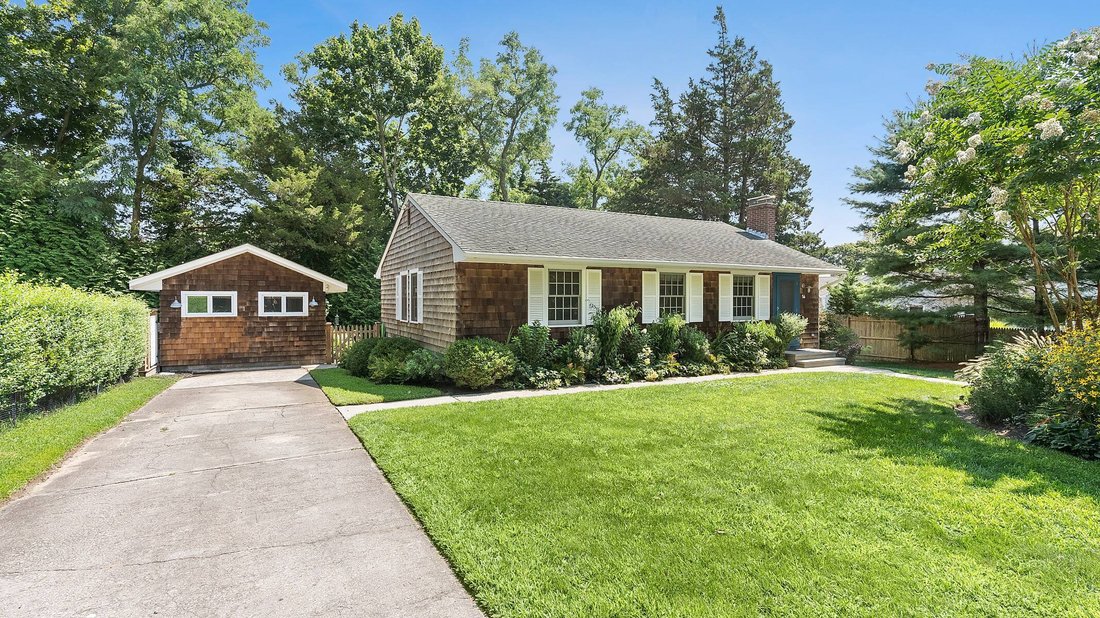 Bay Point Perfection In Sag Harbor, New York, United States For Sale