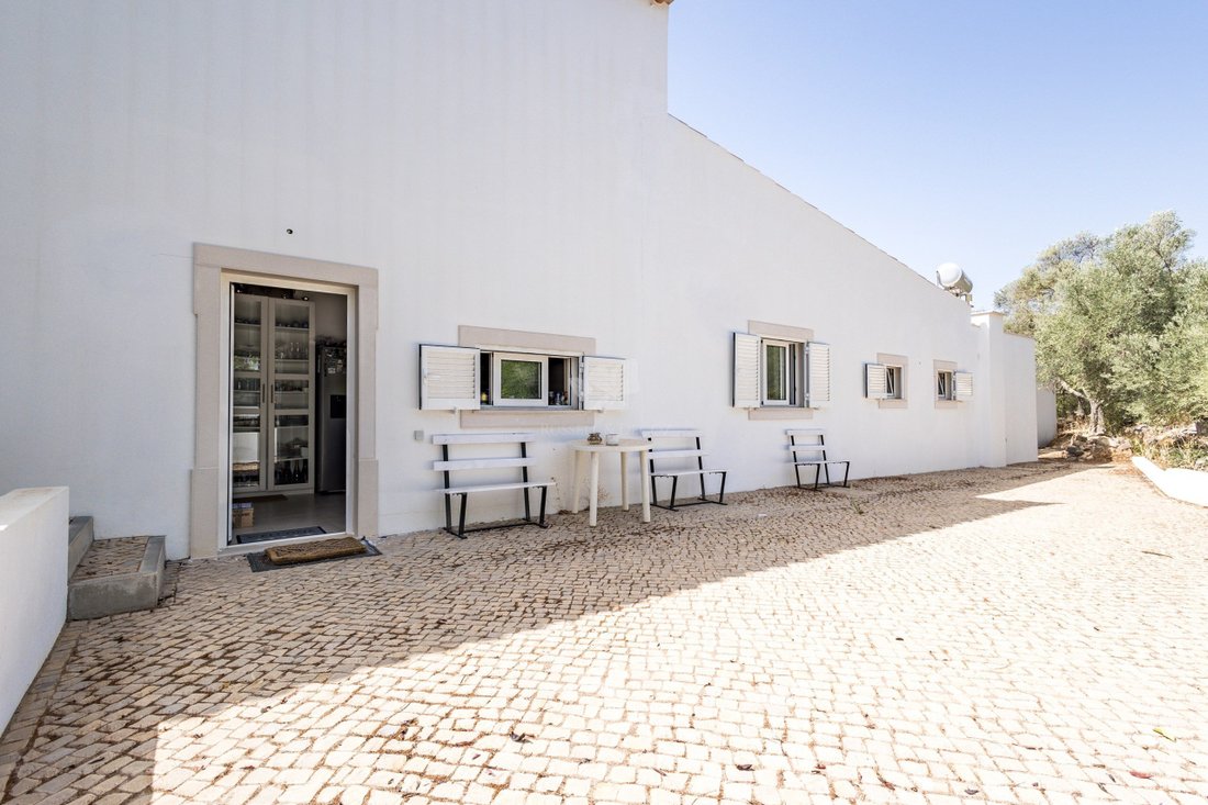 Newly Renovated 3 Or 4 Bedroom Country House In In Olhão, Algarve