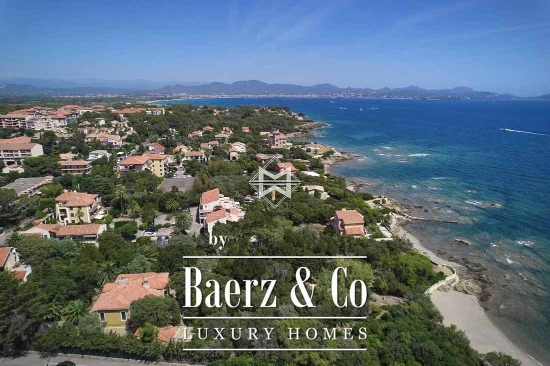 Exceptional Large Waterfront In Fréjus, Provence Alpes Côte D'azur