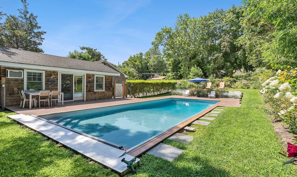 Bay Point Perfection In Sag Harbor, New York, United States For Sale