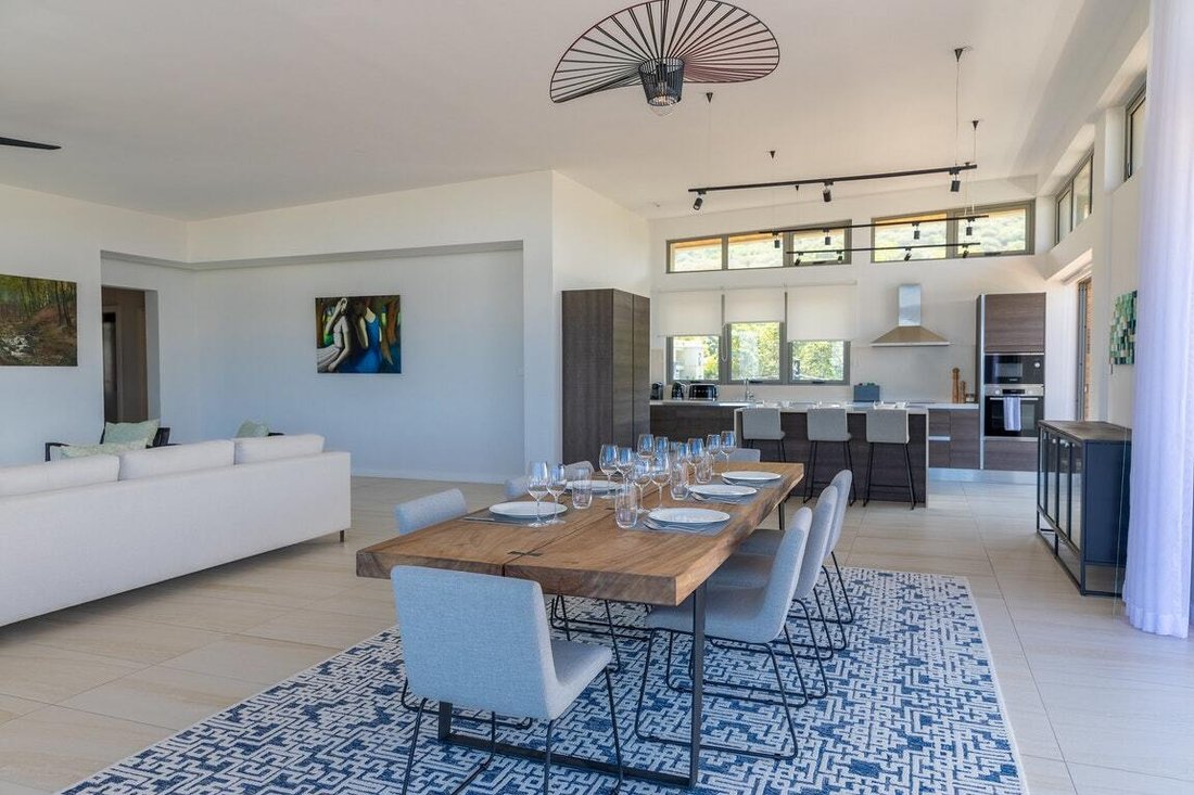 For Sale, Luxurious Beachfront In Tamarin, Rivière Noire District