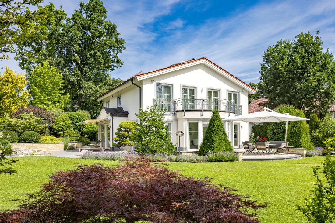 Luxurious Villa With Lake View In Idyllic In Starnberg, Bavaria