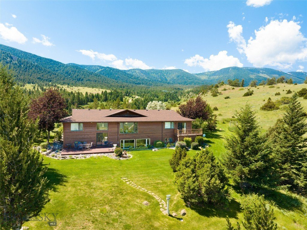 4 Bedrooms Single Family Detached In Livingston, Montana, United States