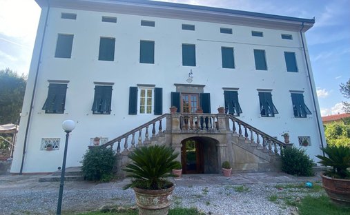 House in Sorbano del Giudice-Pontetetto, Lucca, Italy 1