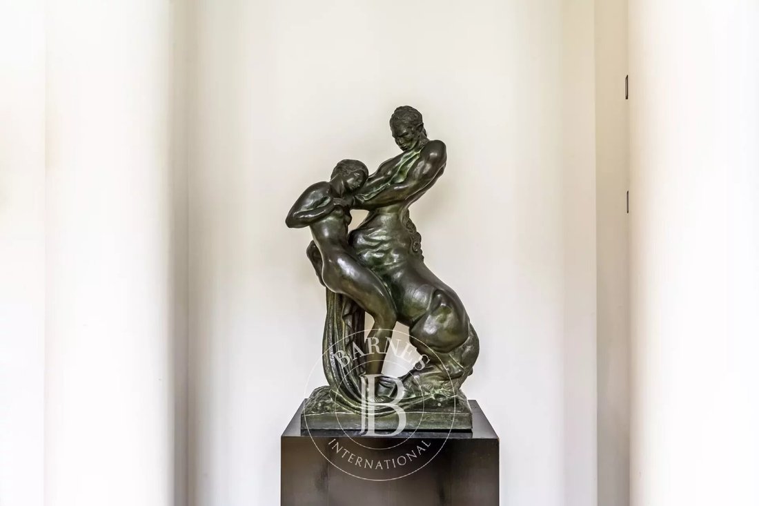 Apartment in Paris, Île-de-France, France 5 - 13177952