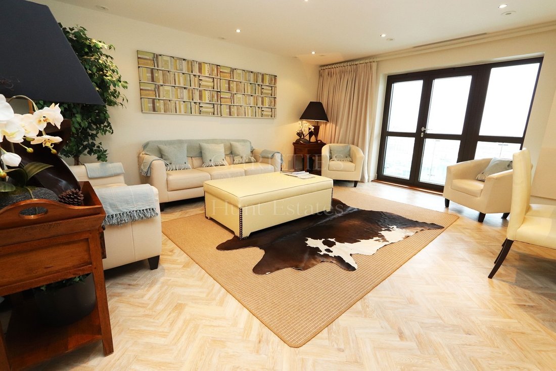 Sea Facing Two Bedroom Apartment At Castle In Saint Helier, St Helier, Jersey For Sale (13175208)