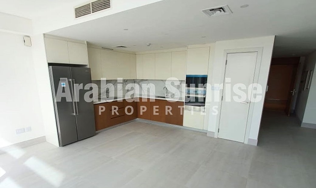 Elegant Loft Apt With Huge Living In Abu Dhabi, Abu Dhabi, United Arab