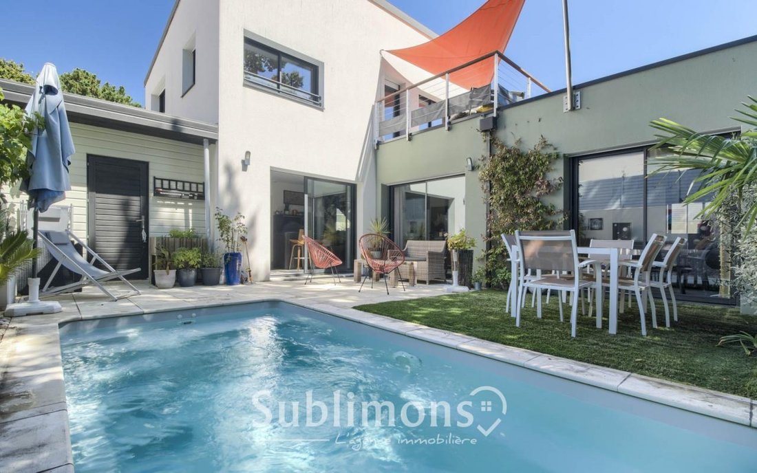 Maison 5 Pièces 114m2 Avec Piscine In Saint Nazaire, Pays De La Loire