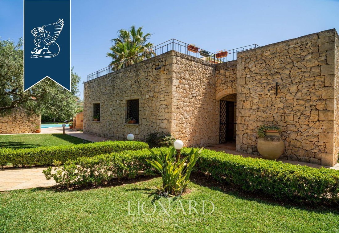 Luxury Villa For Sale In Siracusa In Plemmirio, Sicily, Italy For Sale