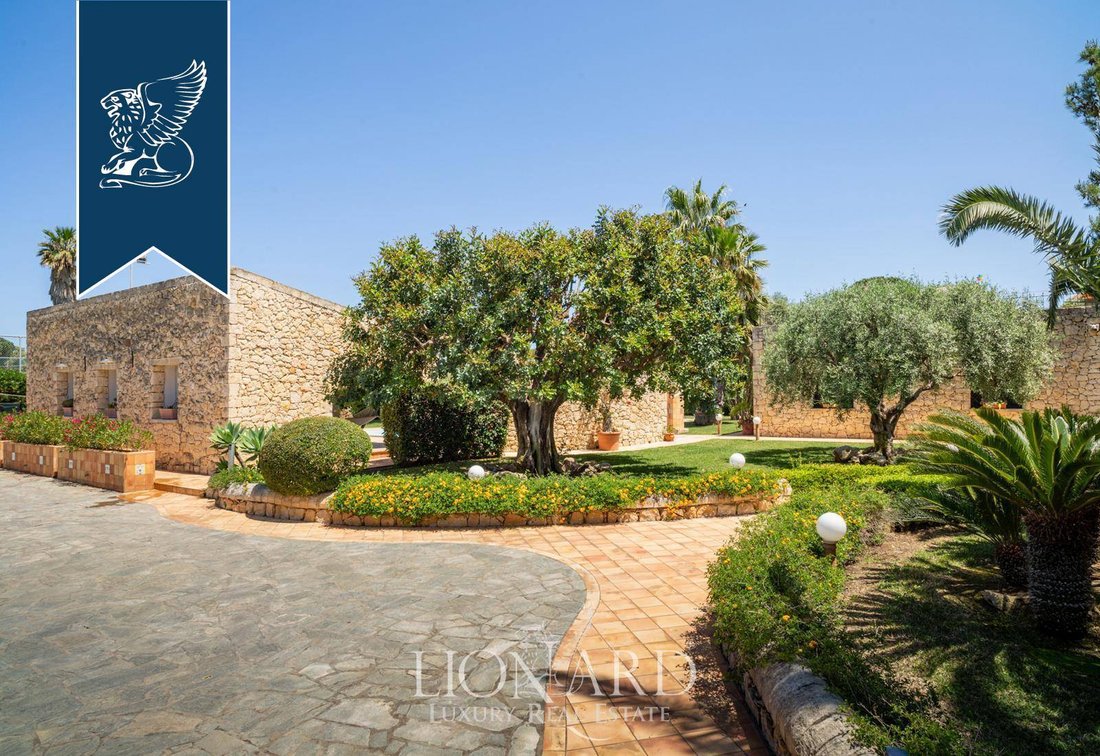 Luxury Villa For Sale In Siracusa In Plemmirio, Sicily, Italy For Sale