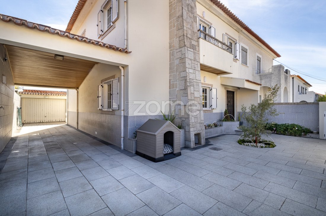 Porto House In Porto, Porto District, Portugal For Sale (13180490)