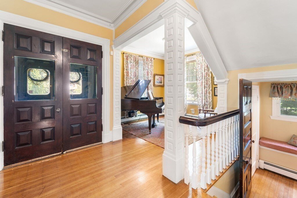 6 Bedrooms Single Family Detached In Canton, Massachusetts, United States For Sale (13182560)