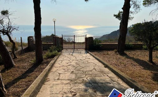 Villa in Sperlonga, Lazio, Italy 1