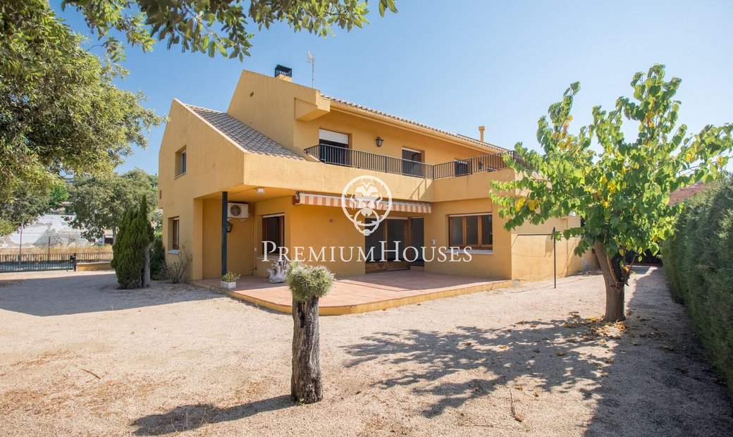 Mataró Villa In Barcelona, Catalonia, Spain For Sale (13183612)