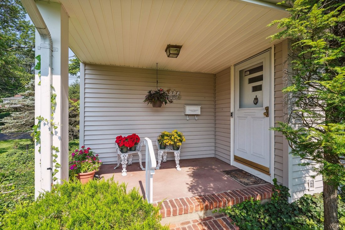 One Floor Living In Mountainside, New Jersey, United States For Sale (13182843)