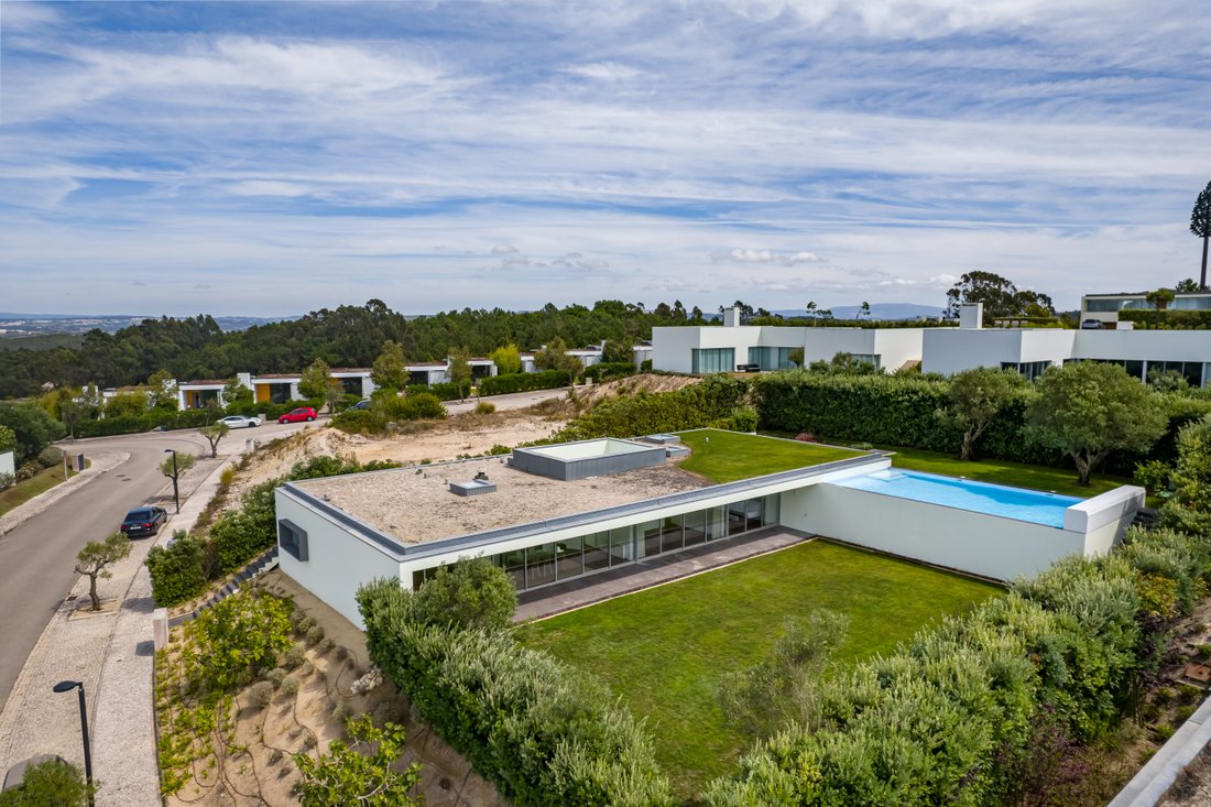 Villa in Leiria, Portugal 3 - 13186325