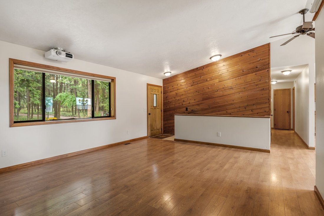 Homestead On Rainbow Lane ! In Moyie Springs, Idaho, United States For